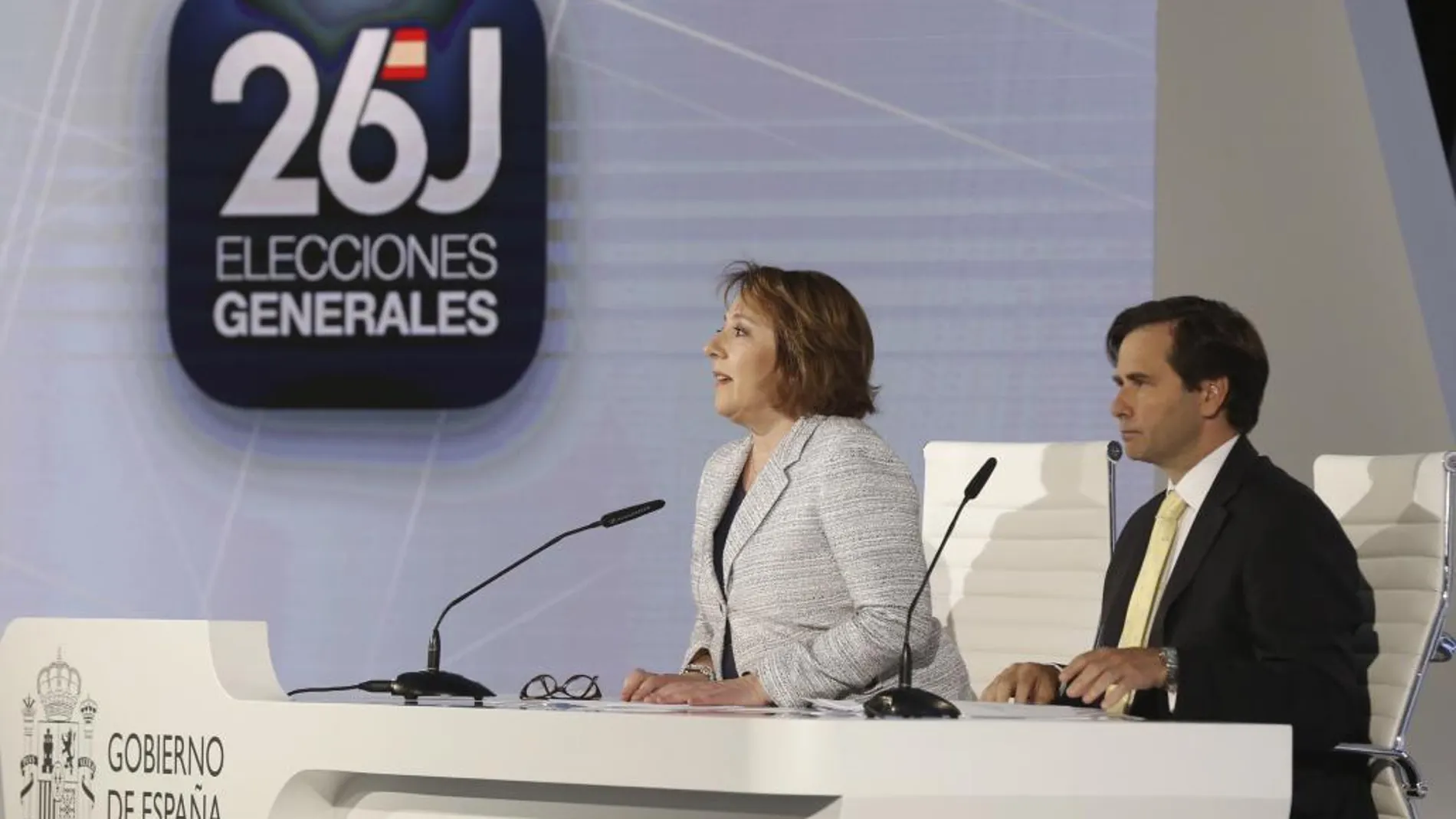 La secretaria de Estado de Comunicación, Carmen Martínez Castro, y el subsecretario de Interior, Luis Aguilera.