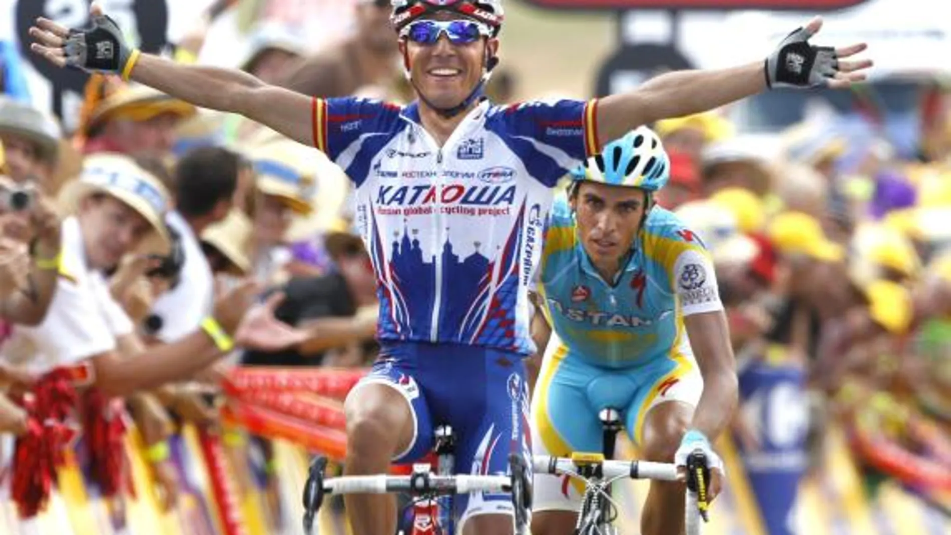 Joaquim Rodríguez se adjudica la etapa al sprint frente a Contador