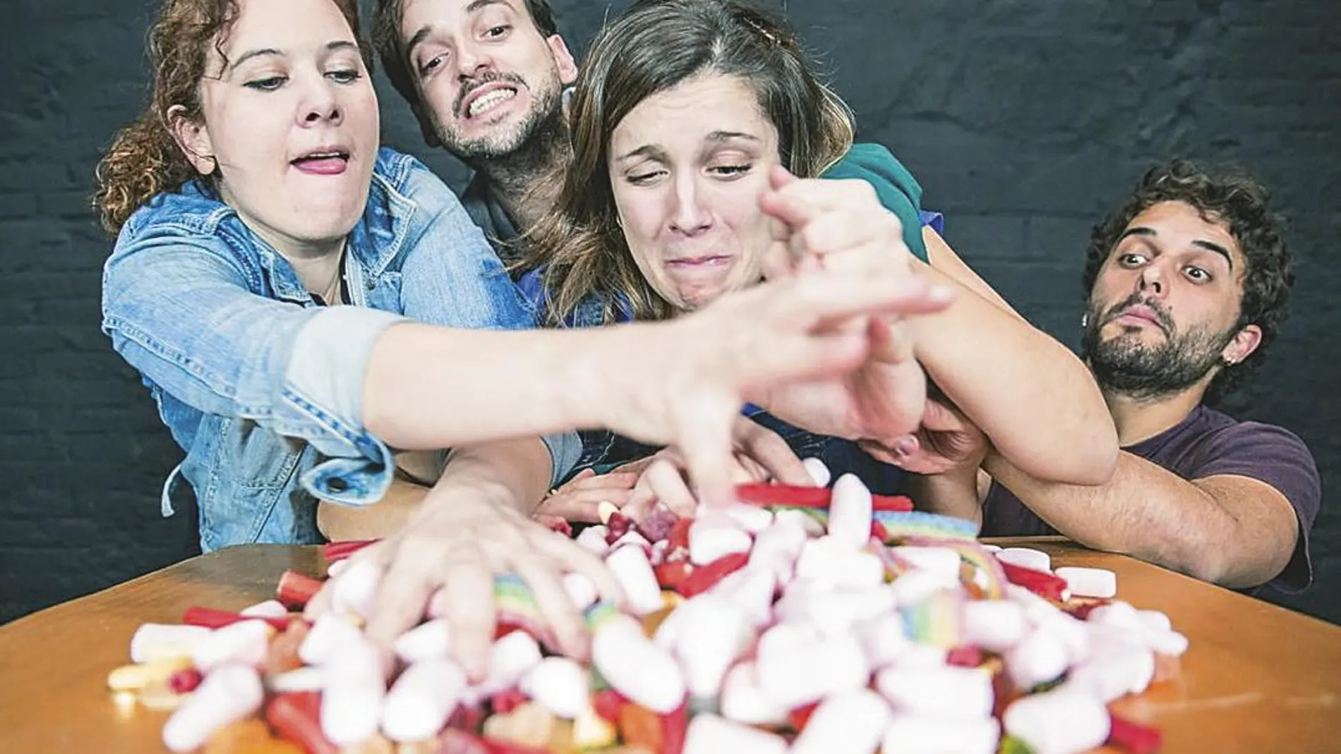 Andrea Artero, Toni Guillemat, Cristina Arenas y Martí Salvat forman el elenco de la obra y el corazón de la compañía El Martell que dirige Laia Alsina Ferrer.