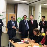 Alfonso Fernández Mañueco y Lorenzo Amor visitan el segundo «coworking» municipal que lleva a cabo el Ayuntamiento de Salamanca