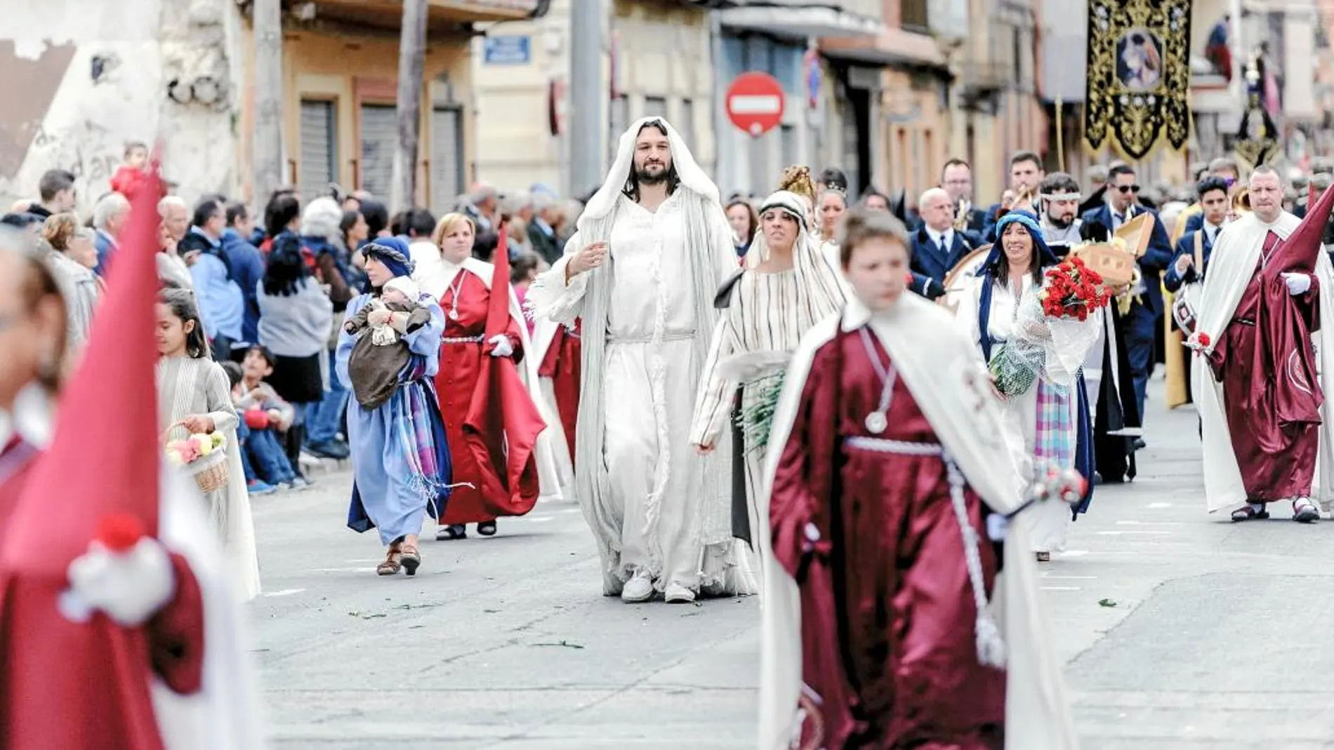 El alegre Desfile de Resurrección es uno de los actos más esperados de la Semana Santa Marinera