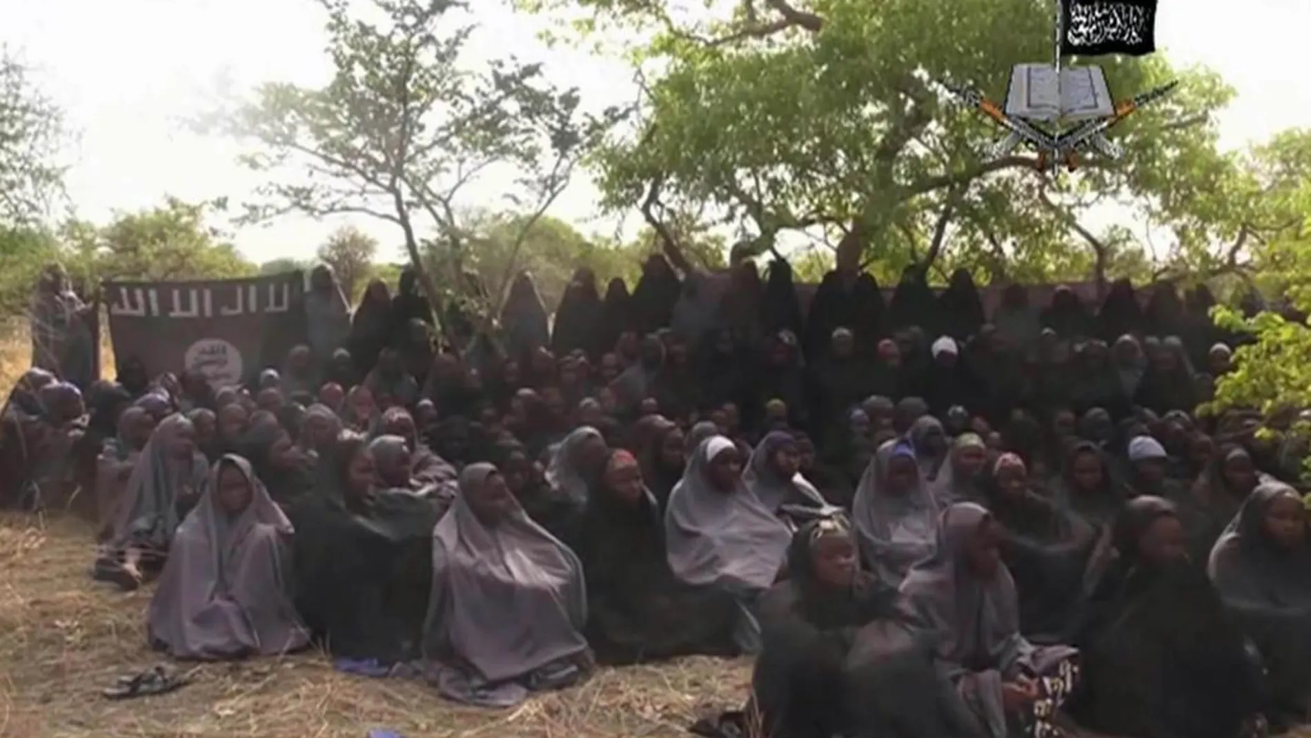 Imagen de archivo del 12 de mayo de 2014 distribuida por Boko Haram de las niñas secuestradas