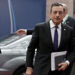 El presidente del Banco Central Europeo (BCE), Mario Draghi, a su llegada a la cumbre de jefes de Estado y de Gobierno de la Unión Europea (UE)