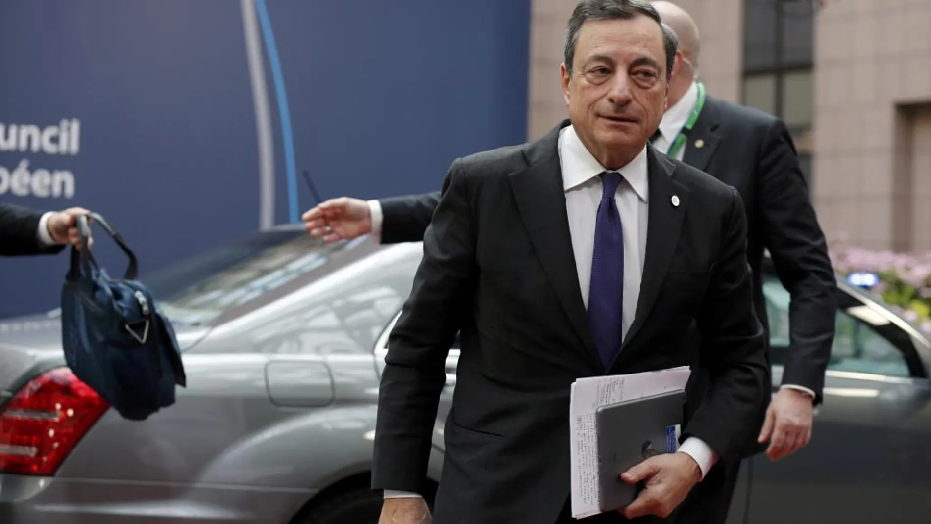 El presidente del Banco Central Europeo (BCE), Mario Draghi, a su llegada a la cumbre de jefes de Estado y de Gobierno de la Unión Europea (UE)