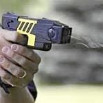 Con el uso de la pistola eléctrica se puede evitar la lucha cuerpo a cuerpo