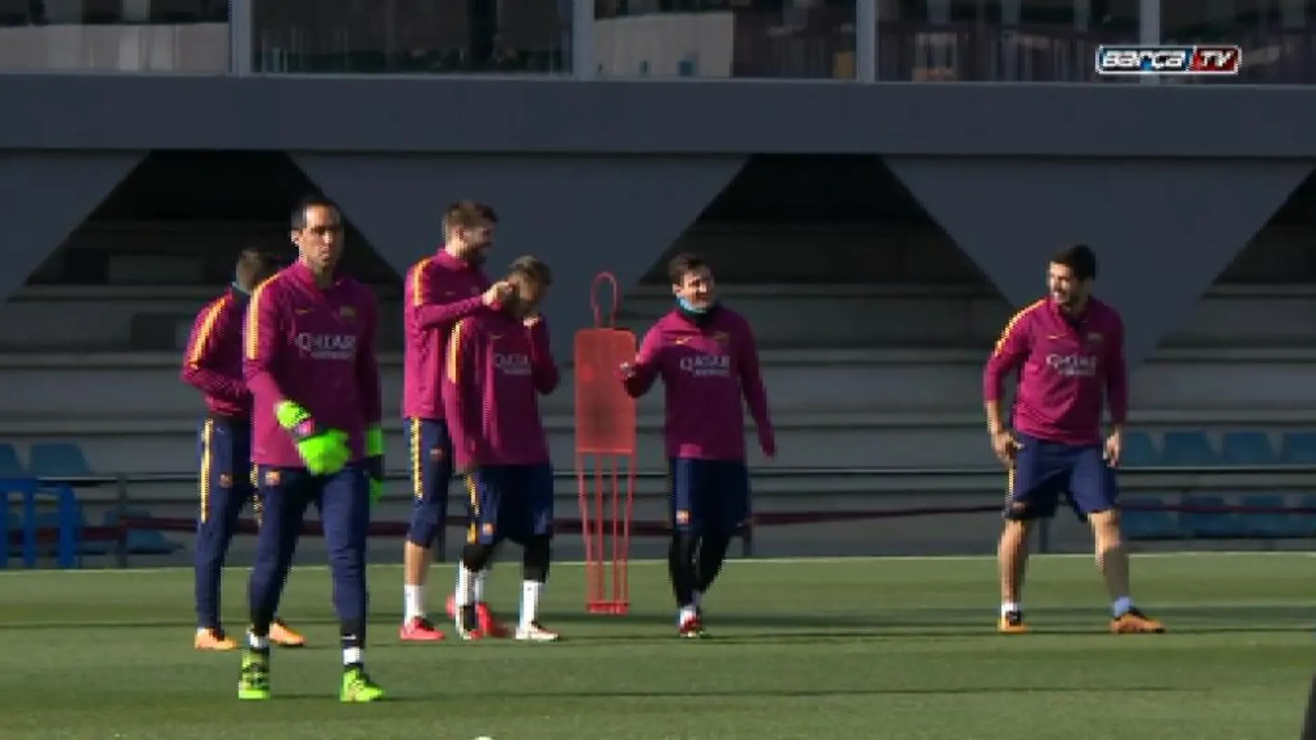 Messi vuelve a ejercitarse con el grupo