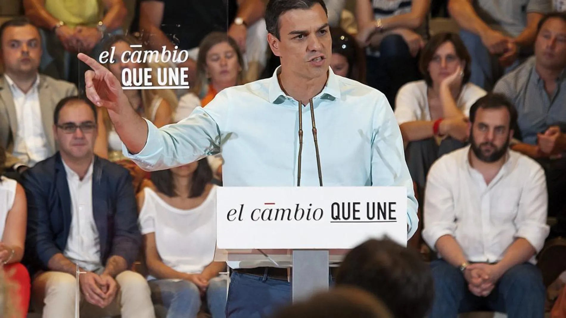 Sánchez, durante su intervención en el acto con cargos orgánicos del PSC-PSOE en el Palacio de Festivales de Santander