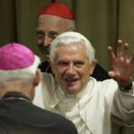 El Papa alaba el plan de préstamos «anticrisis» de los obispos italianos