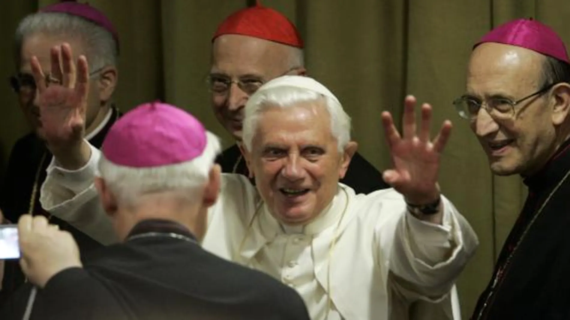 El Papa alaba el plan de préstamos «anticrisis» de los obispos italianos