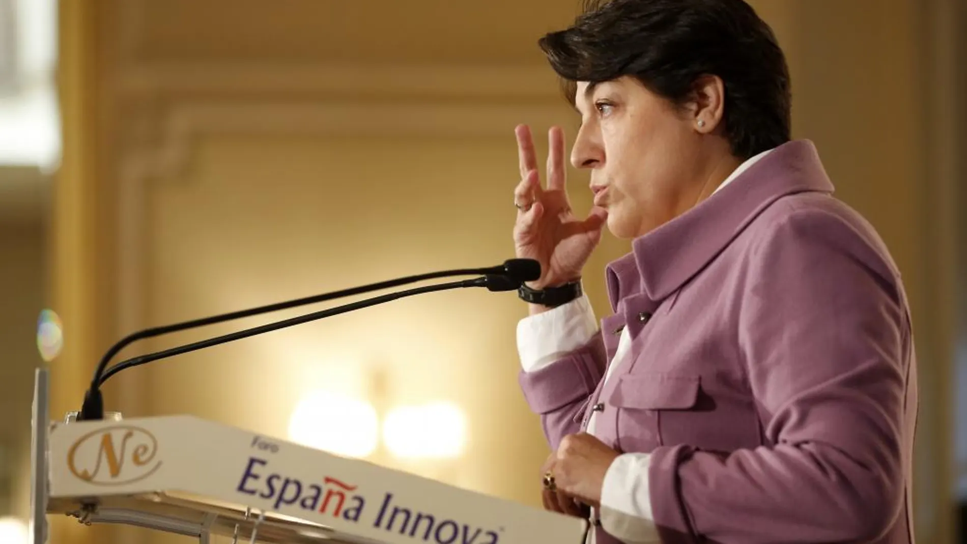 Elena Pisonero, presidenta de Hispasat, en una conferencia en Madrid