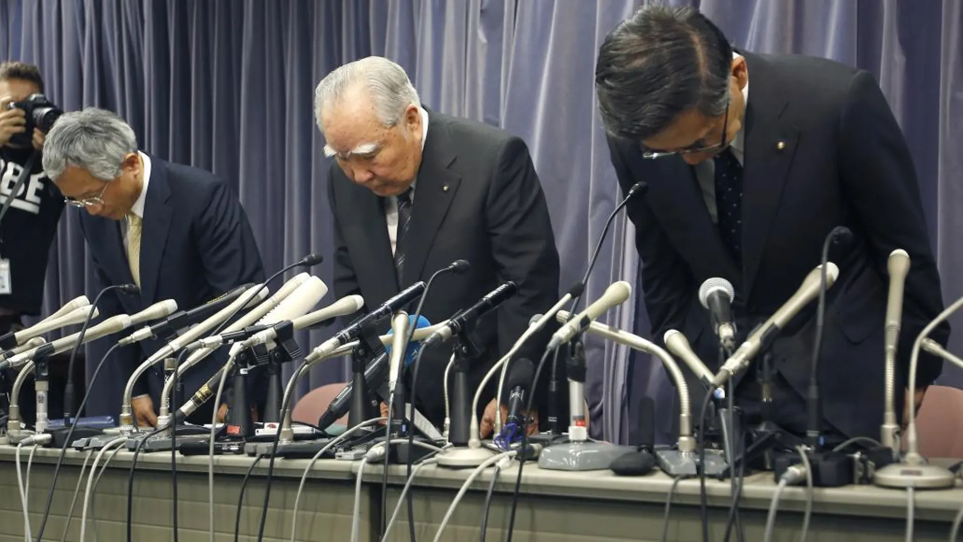 La directiva de Suzuki en rueda de prensa hoy en Tokyo