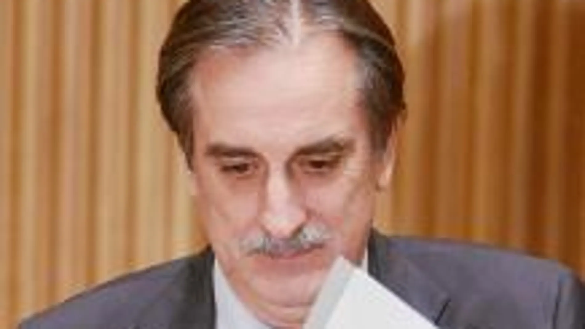 El ministro de Trabajo, Valeriano Gómez, en el Congreso