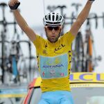 El italiano Vincenzo Nibali del equipo Astana