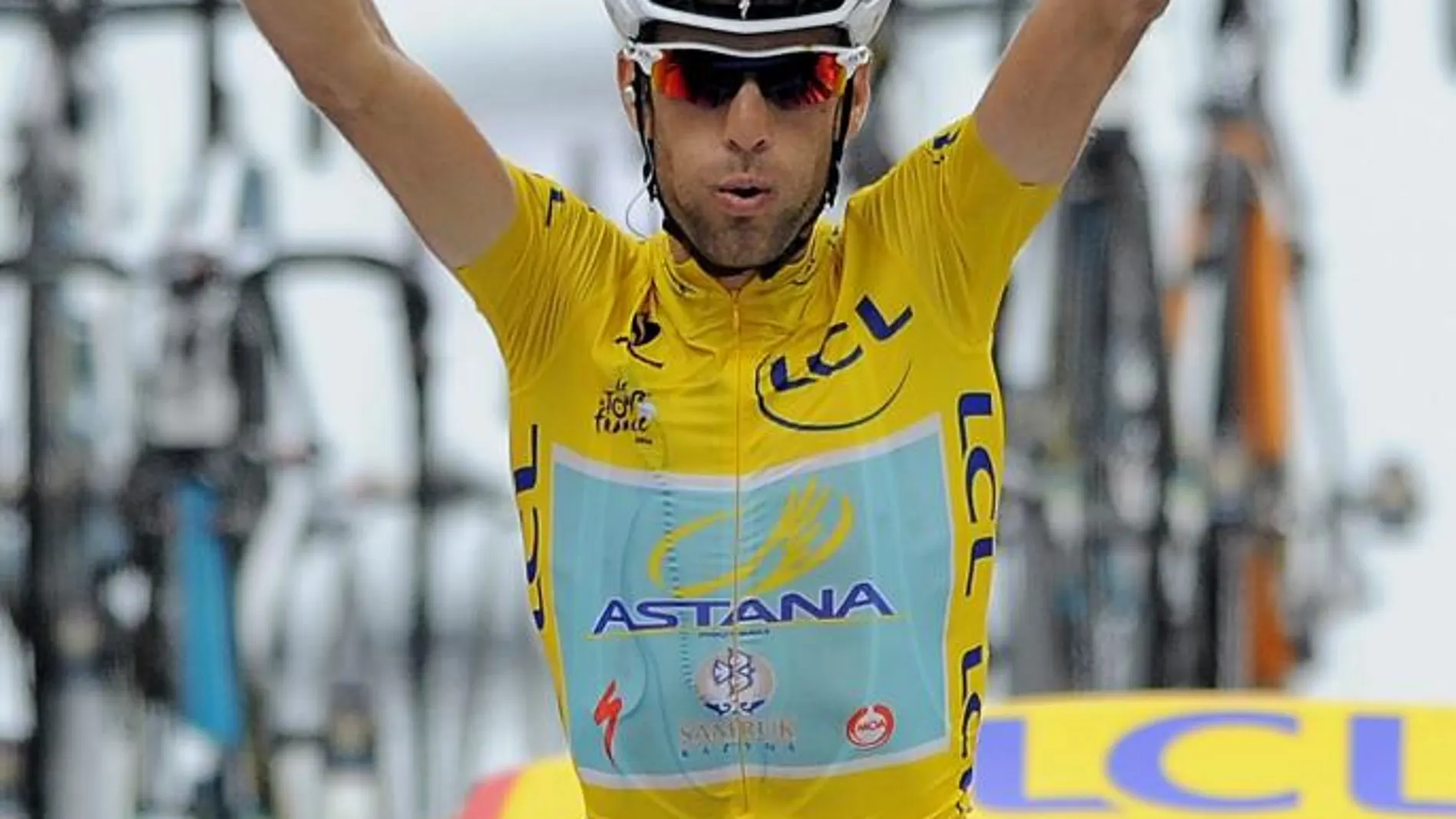 El italiano Vincenzo Nibali del equipo Astana