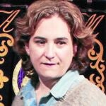 El mundo partido en dos. Ada Colau se ha convertido en la líder indiscutible de las protestas sociales en España con una división maniquea entre buenos y malos