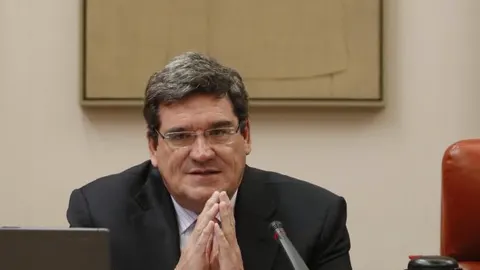 La AIReF avisa de que rescatar las radiales descarrilará el déficit