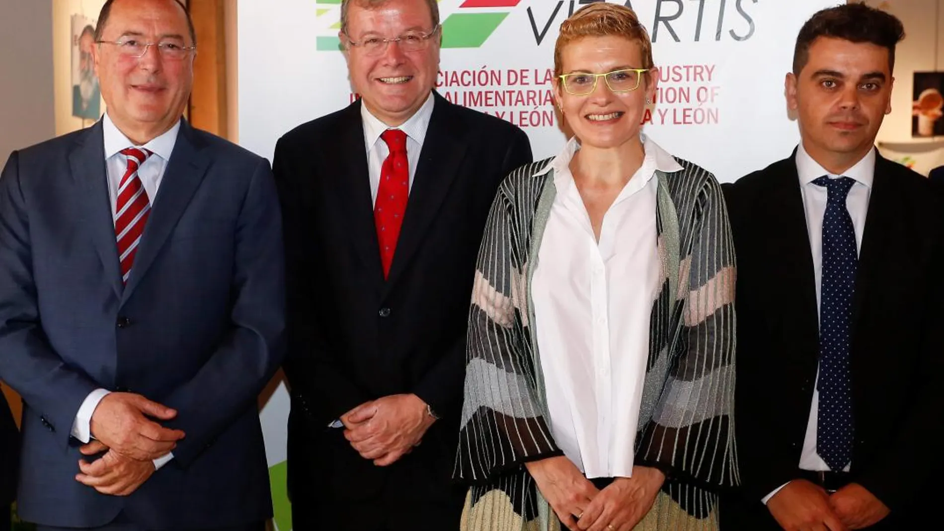 Carlos Moro, Antonio Silván, Beatriz Escudero y Pedro Ruiz, ayer en León