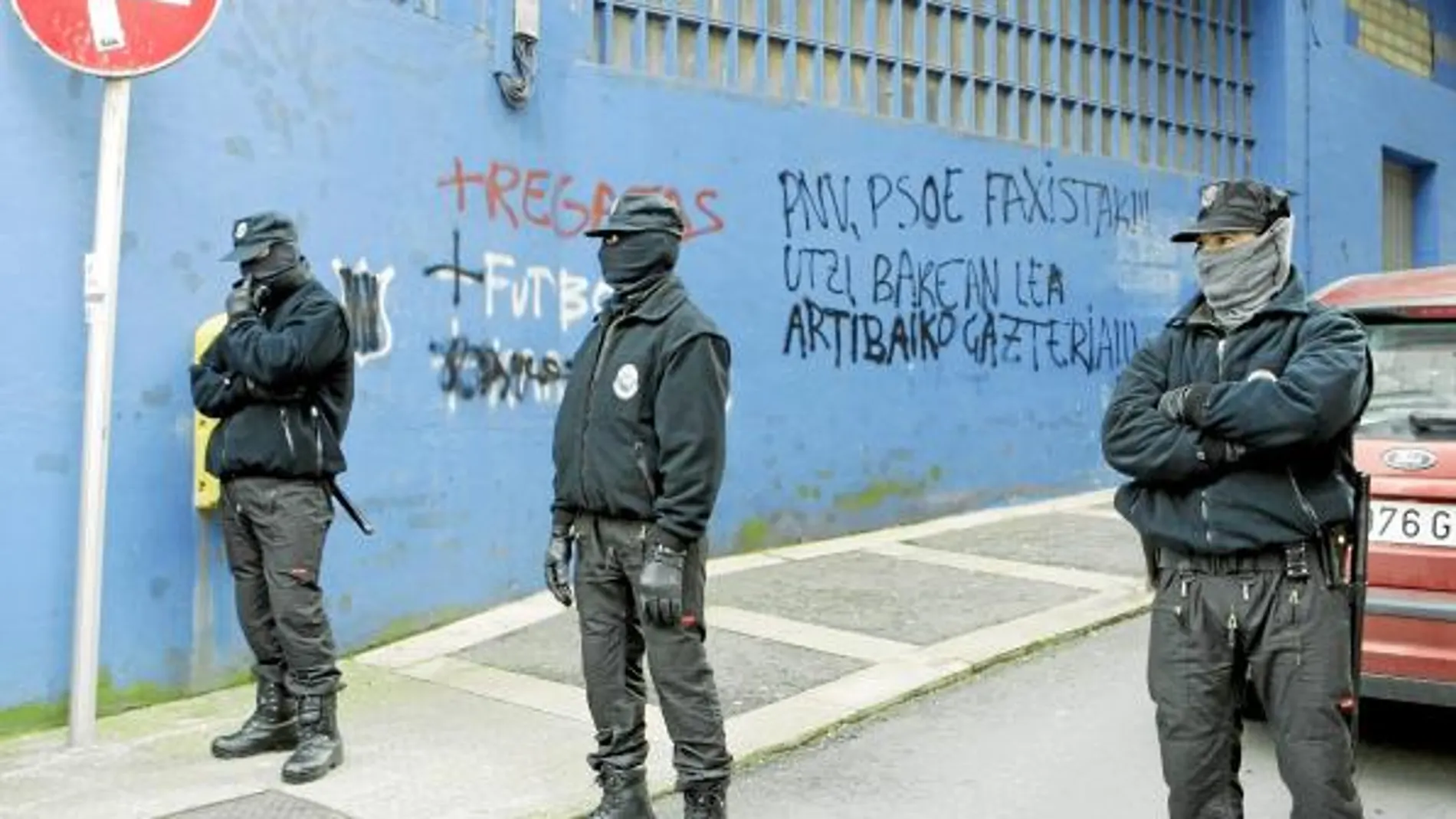 Interior mantiene la orden de detener a miembros de ETA y su entramado