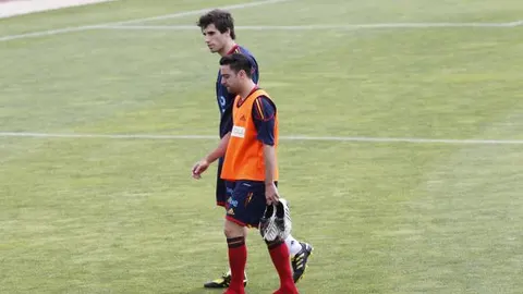 Xavi y Javi Martínez abandonan el entrenamiento matinal de ayer