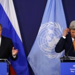 El secretario de Estado estadounidense John Kerry (d), y el ministro de Asuntos Exteriores de Rusia, Serguéi Lavrov (i) durante la rueda de prensa