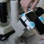 Microscopio invertido estándar actualizado para registrar imágenes de células vivas en alta calidad. Fuente: Universidad de Uppsala