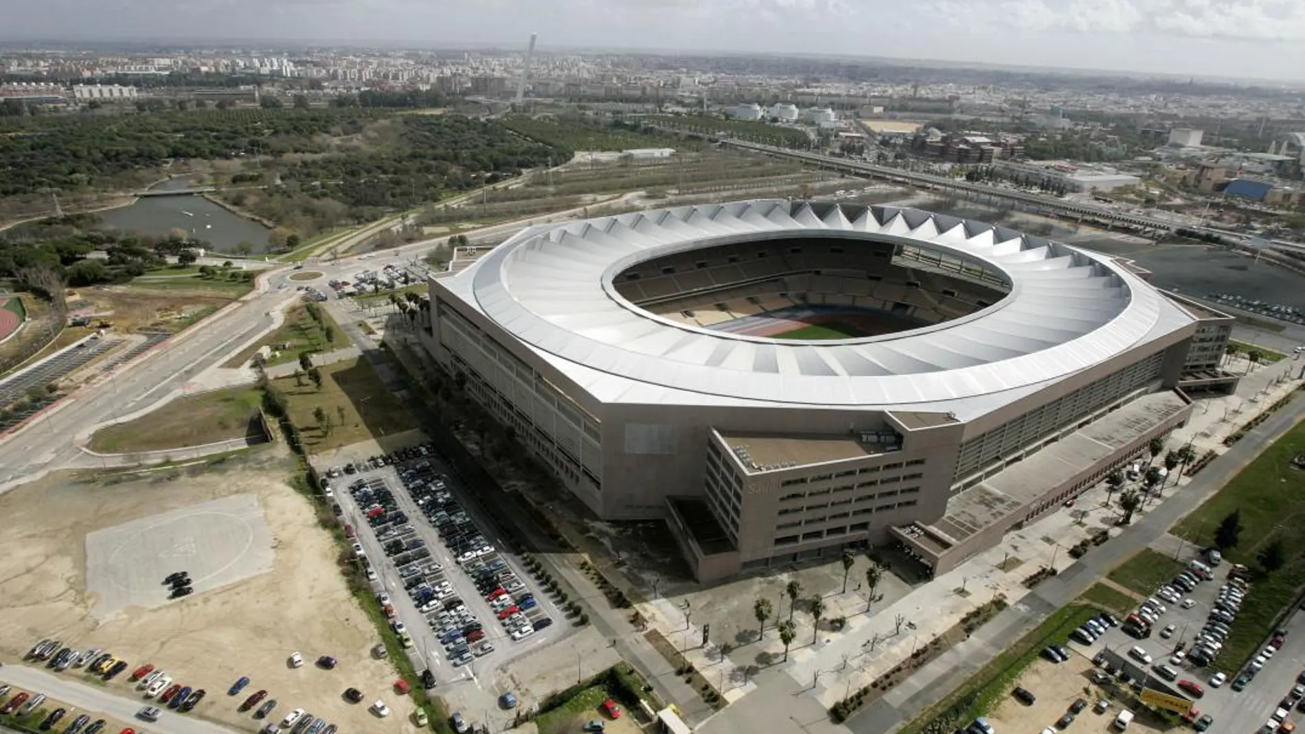 El Estadio de la Cartuja, autodenominado Olímpico durante muchos años, en una imagen de archivo / Foto: Manuel Olmedo