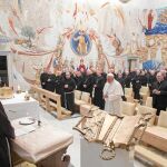 El Papa, durante la primera homilía de Adviento celebrada ayer en el palacio apostólico del Vaticano
