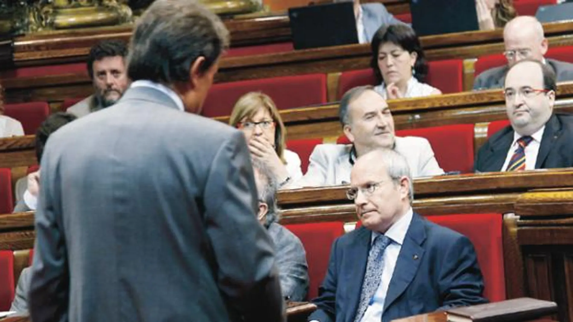 El Parlamento de Cataluña fue escenario ayer del duelo entre Mas y Montilla