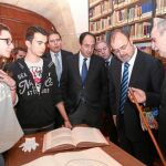 El consejero de Educación, Fernando Rey, visita las instalaciones de instituto Antonio Machado