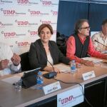Los «alcaldes del cambio», Colau, Ribó y Santiesteve, ayer en un coloquio en el CCCB