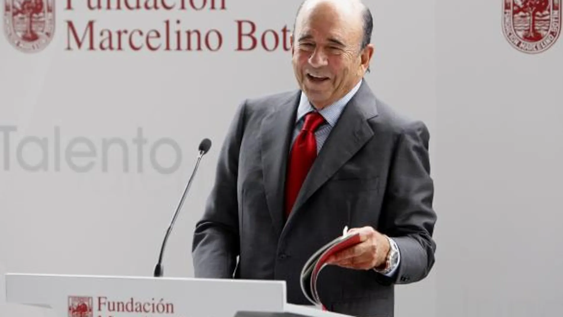 Emilio Botín recibe el alta en el Hospital Marqués de Valdecilla