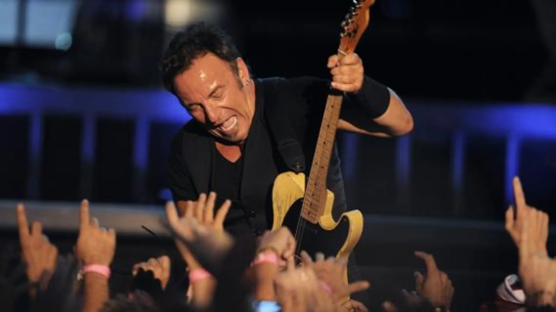 Bruce Springsteen, ayer en un momento de su concierto en Bilbao