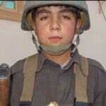 Matan de dos disparos al niño afgano que luchó contra los talibanes