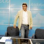 El PP pide a Griñán que se vaya al no mandar «en Andalucía ni en el PSOE»