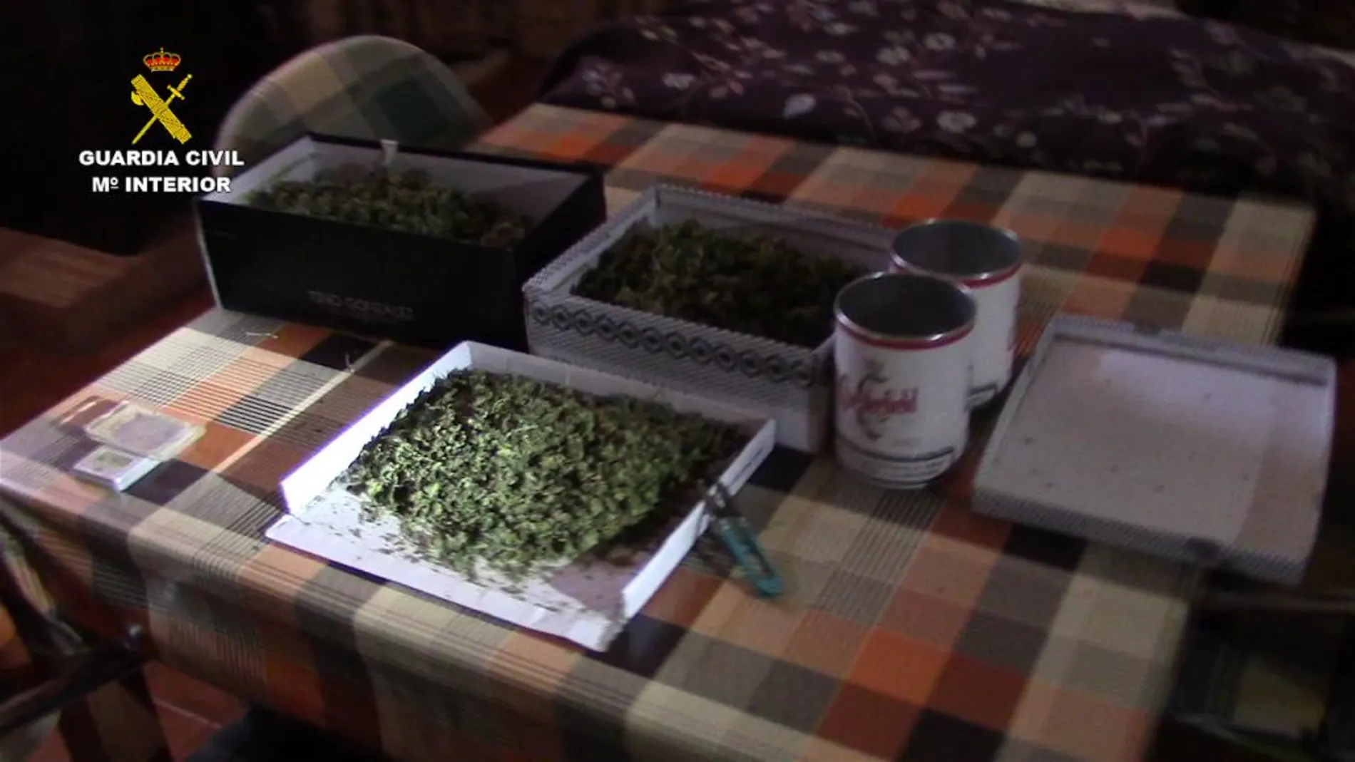 Detenidas tres personas por difundir tutoriales en internet para fabricar bombas caseras