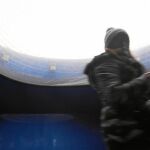 La sala sigue acogiendo visitantes todos los días a pesar de los desperfectos que presenta la cúpula en su interior