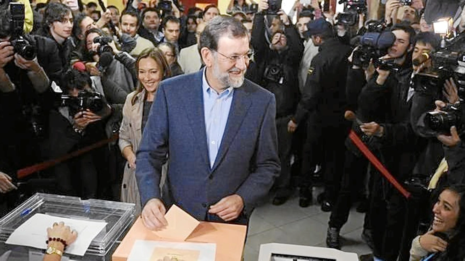 Mariano Rajoy, líder del PP, acudiendo a votar en las pasadas elecciones generales del 20-D