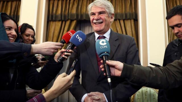 Alfonso Dastis, a su llegada a Teherán, donde comenzará una visita de carácter político y económico. EFE/Mariscal