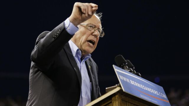 El senador Bernie Sanders, en un acto de campaña en Carson, California