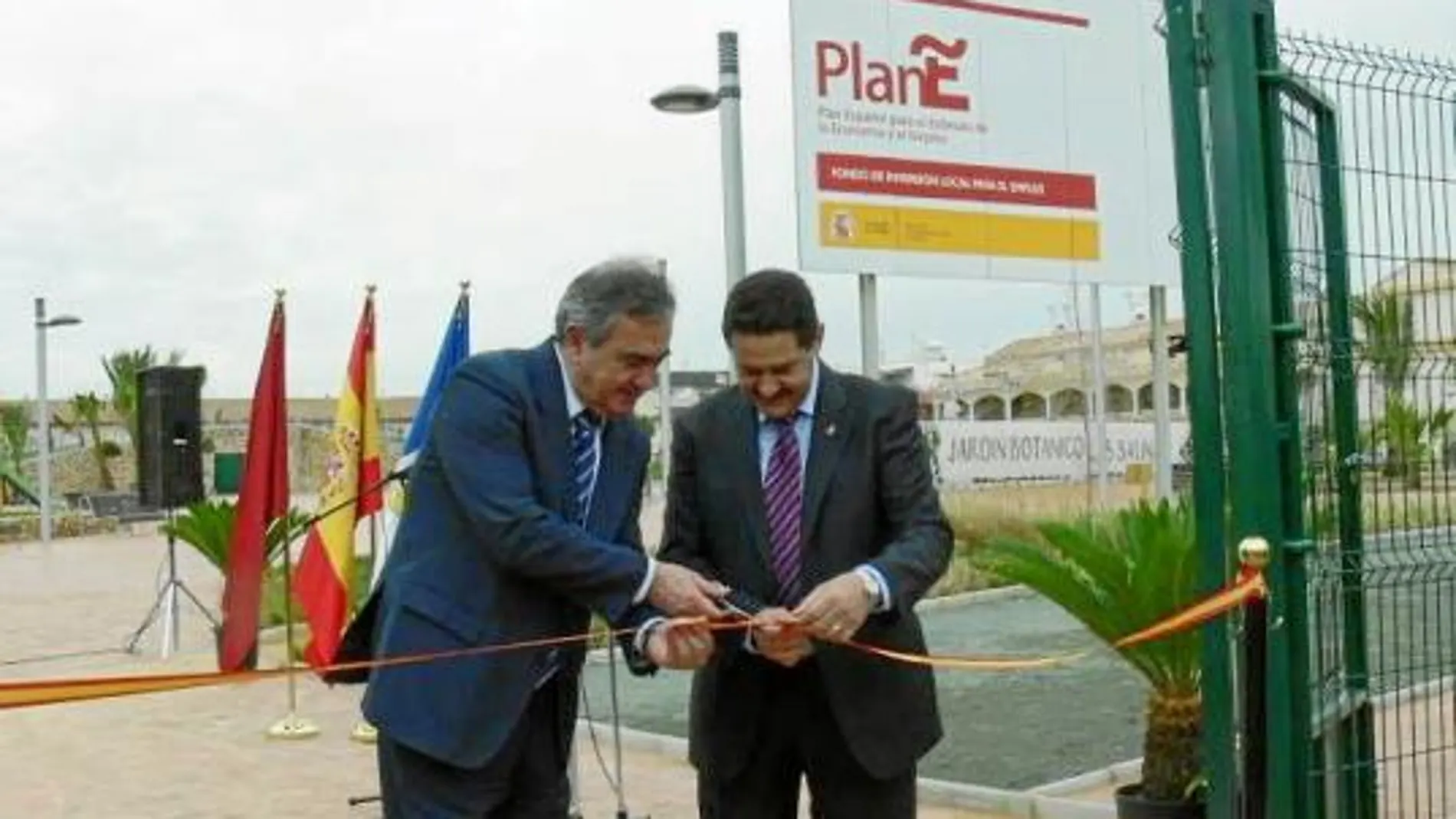 Imagen de archivo de Rafael González Tovar, junto a José María García