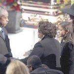 La madre y la hija de Jackson, en el funeral de la estrella en Los Ángeles el 7 de julio