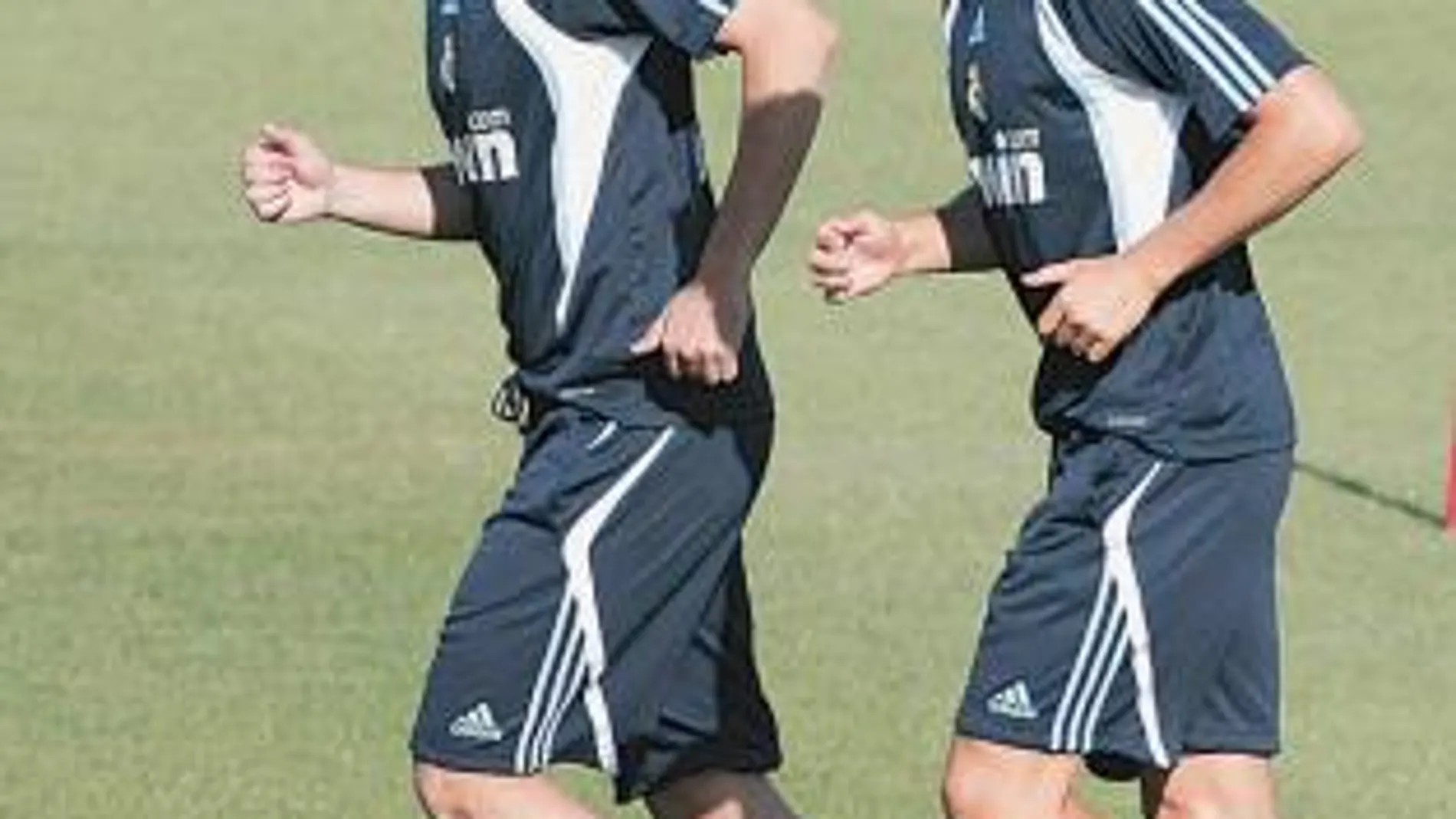 Benzema y Cristiano Ronaldo, en un entrenamiento