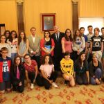 Antonio Silván junto con los alumnos que han ejercido de jurado