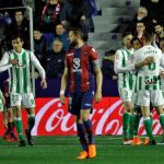 Los jugadores del Real Betis celebran el primer gol de su equipo ante el Levante UD