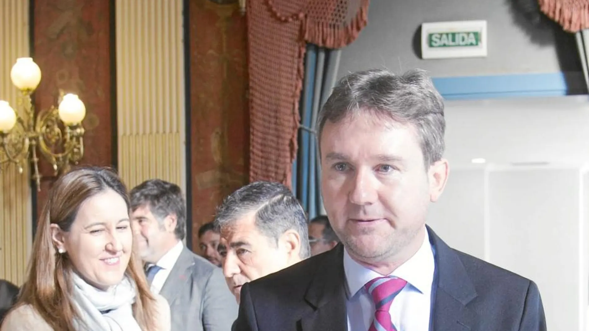 El alcalde de Burgos, Javier Lacalle, preside la constitución del Consejo Social