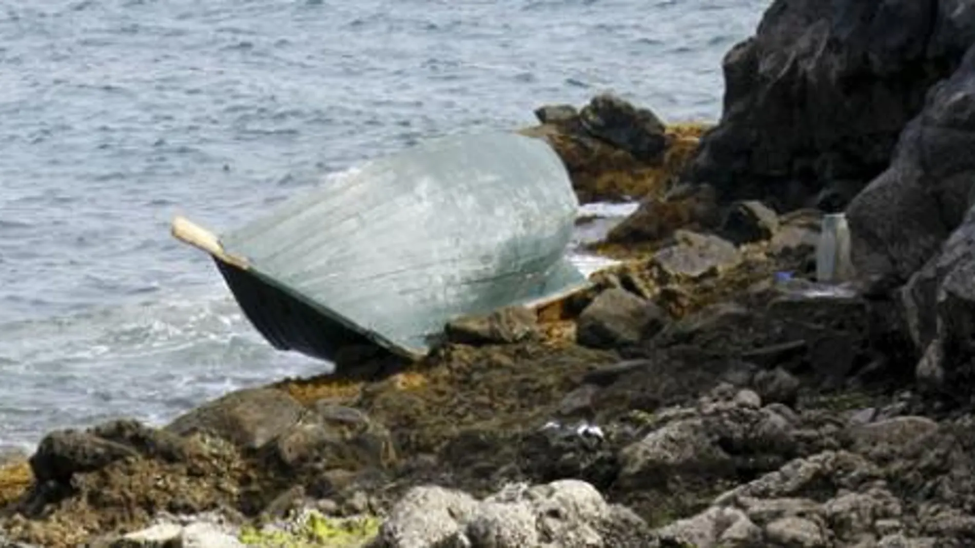 Un total de 79 personas llegan a la costa de Almería en cinco pateras durante la madrugada