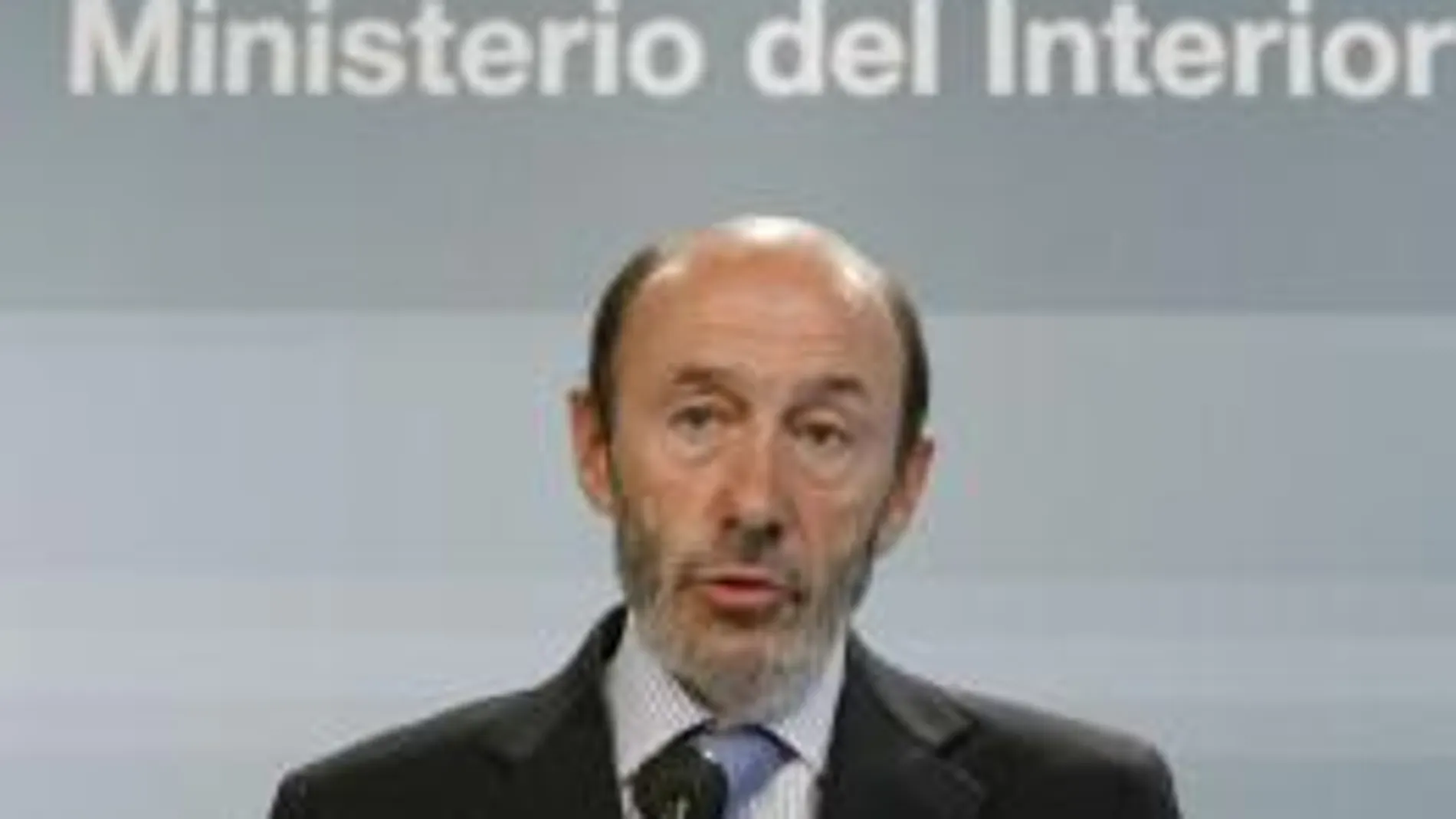 Rubalcaba viajará a Marruecos el 23 de agosto para zanjar la crisis