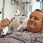 El paciente Thomas Manning tras ser sometido con éxito al primer transplante de pene en Estados Unidos.