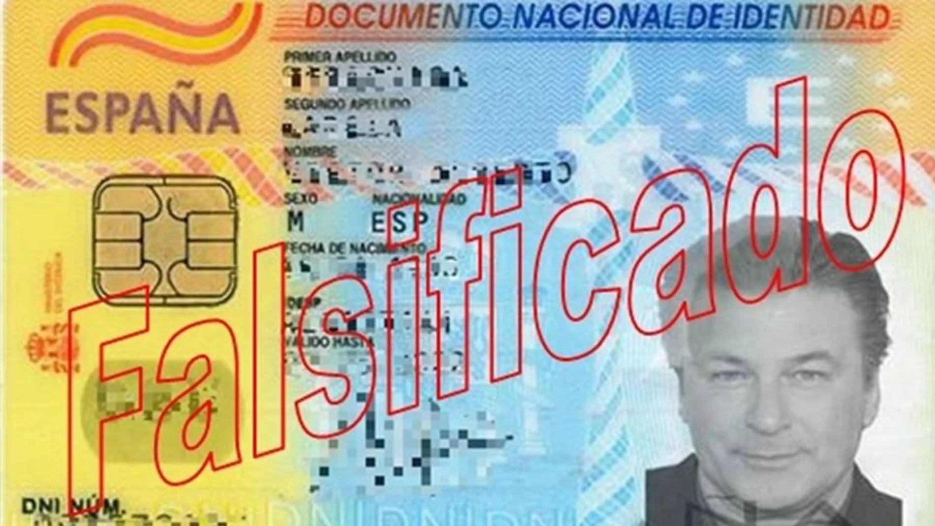 Carnet falso con la foto de Alec Baldwin. Foto: @policíanacional