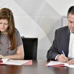 La portavoz de Participa, Susana Serrano, y el alcalde Juan Espadas